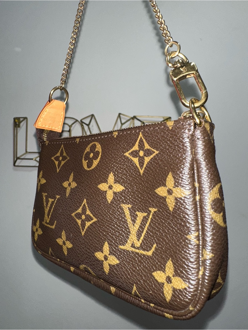 Louis Vuitton Mini Pochette Accessoires Monogram Canvas | FL0095 | Pre-Loved - Picture 13 of 16